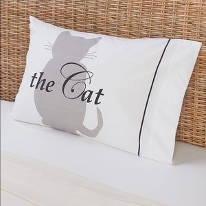 🆕🐈‍⬛AUCTION PRICE👩🏻‍⚖️ The Cat Pillowcase